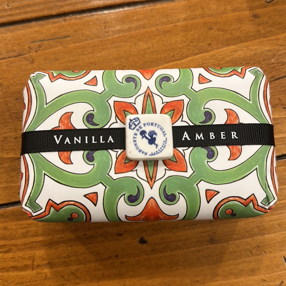 Portuguese Tile Soup- Sabonete De Portugal; scent Vanilla and Amber full Size